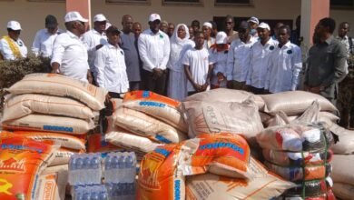 Faranah : la 39ᵉ promotion de l’ISAV apporte son soutien aux étudiants victimes de l’incendie