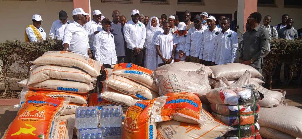 Faranah : la 39ᵉ promotion de l’ISAV apporte son soutien aux étudiants victimes de l’incendie 1 Faranah : la 39ᵉ promotion de l’ISAV apporte son soutien aux étudiants victimes de l’incendie