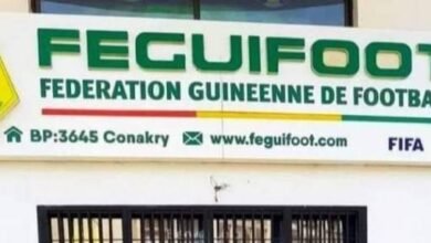 FEGUIFOOT : Malheureusement, le football guinéen est devenu un véritable business pour les hommes d’affaires. Les anciennes gloires de l’équipe nationale se regardent en chiens de faïence. Ça donne ce que ça donne.