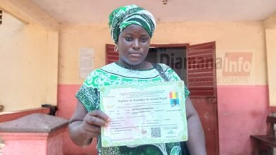 Kankan : une candidate déclarée admise au Bac 2025 découvre son succès lors de son inscription au Bac 2026