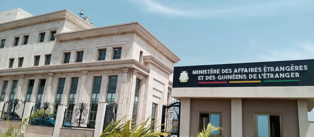 Diplomatie guinéenne : Mamadi Doumbouya restructure le ministère des Affaires étrangères