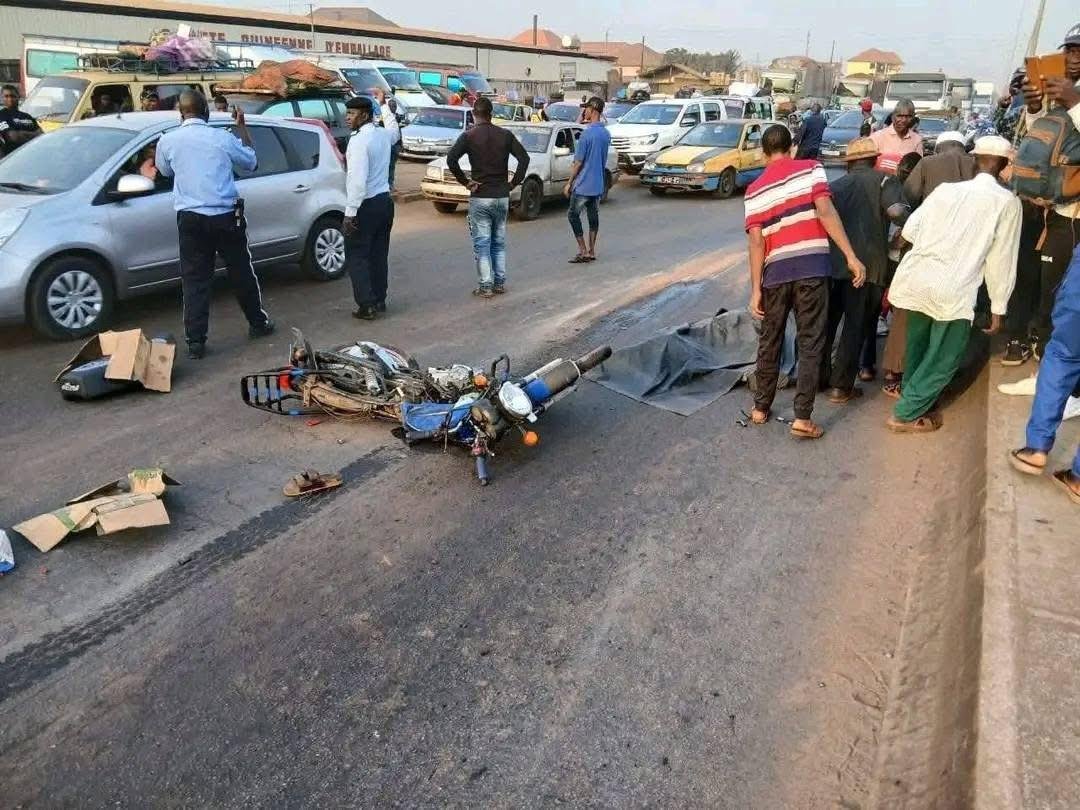 Manéah : deux morts dans une collision entre une remorque et une moto à gomboyah Manéah : deux morts dans une collision entre une remorque et une moto à gomboyah