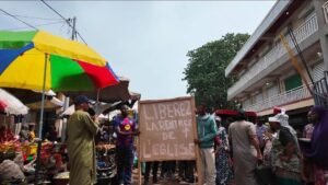 Kindia : les fidèles de la paroisse sainte-croix dénoncent l’occupation des voies d’accès à leur église 2 Kindia : les fidèles de la paroisse sainte-croix dénoncent l’occupation des voies d’accès à leur église