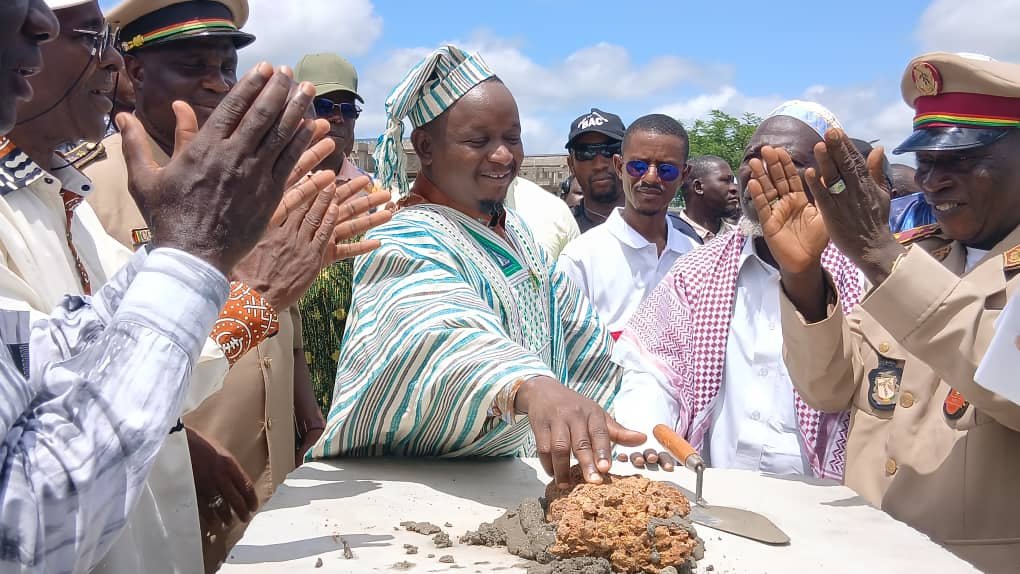 Faranah : le ministre moussa moïse sylla lance les travaux de construction d’un musée et d’un centre culturel régional