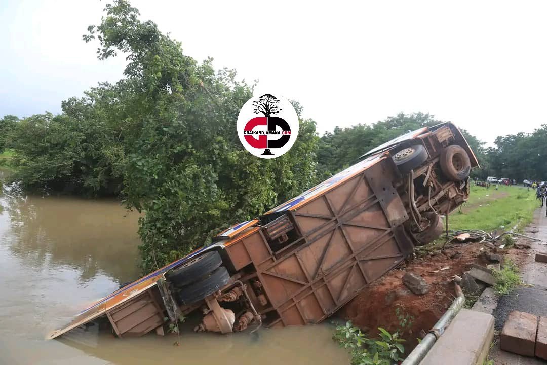 Faranah : on en sait beaucoup plus sur l’accident meurtrier de ce mercredi. 1 Faranah : on en sait beaucoup plus sur l’accident meurtrier de ce mercredi.