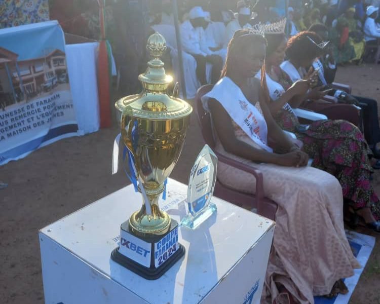 Faranah : Le tournoi inter quartier Doté du trophée Dr Dansa KOUROUMA, clôturé. 1 Faranah : Le tournoi inter quartier Doté du trophée Dr Dansa KOUROUMA, clôturé.