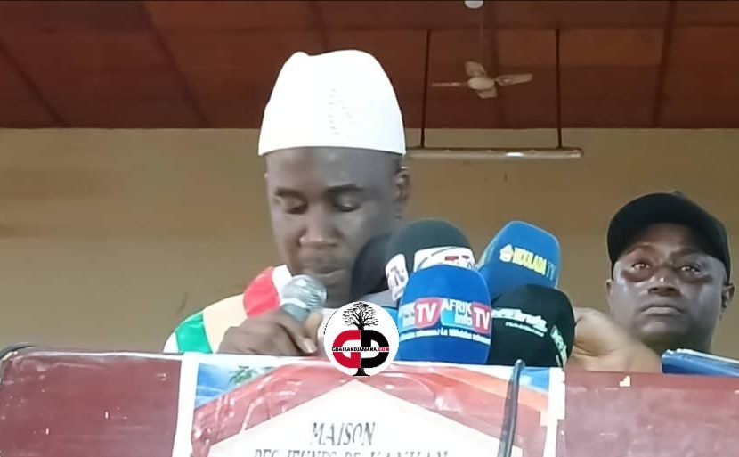 Kankan : Le Général Doumbouya invité à se porter candidat par le président de la délégation spéciale. 1 Kankan : Le Général Doumbouya invité à se porter candidat par le président de la délégation spéciale.