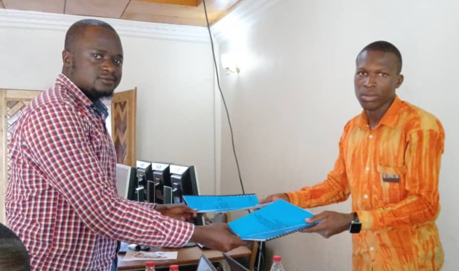 Kankan : Le groupe Gbaikandjamana Web média signe une convention de partenariat avec le cabinet Lony School. 1 Kankan : Le groupe Gbaikandjamana Web média signe une convention de partenariat avec le cabinet Lony School.