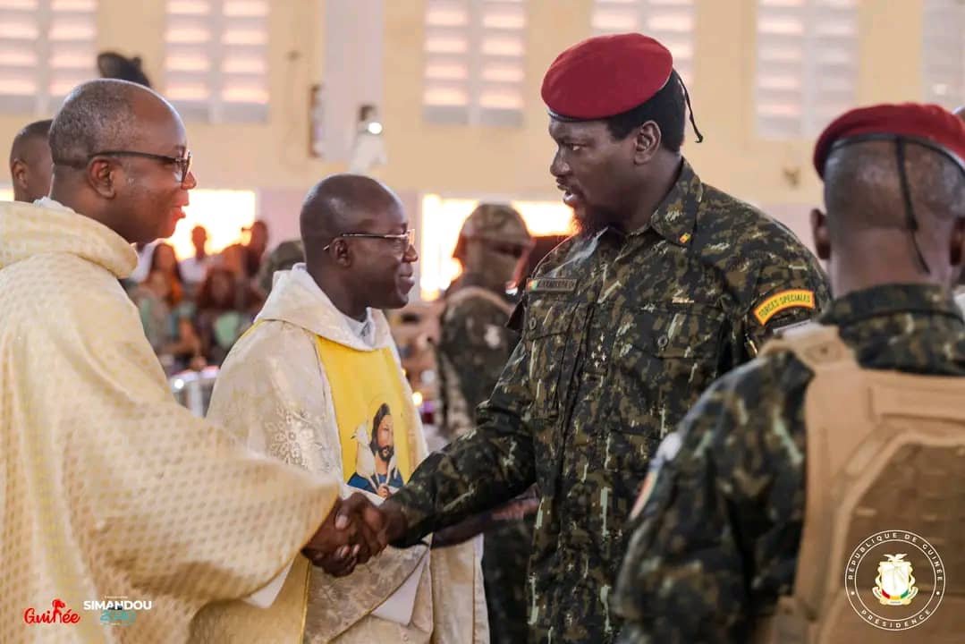Célébration de la fête de Noël : S.E le Général Mamadi DOUMBOUYA célèbre Noël à la Paroisse Anne-Marie Javouhey de Nongo. 1 Célébration de la fête de Noël : S.E le Général Mamadi DOUMBOUYA célèbre Noël à la Paroisse Anne-Marie Javouhey de Nongo.