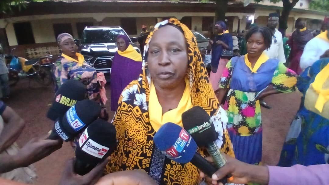 Kankan : « Si Alpha Condé ne revient pas, nous voulons Taliby Dabo à la tête du RPG », clame Aïcha Traoré 1 Kankan : « Si Alpha Condé ne revient pas, nous voulons Taliby Dabo à la tête du RPG », clame Aïcha Traoré