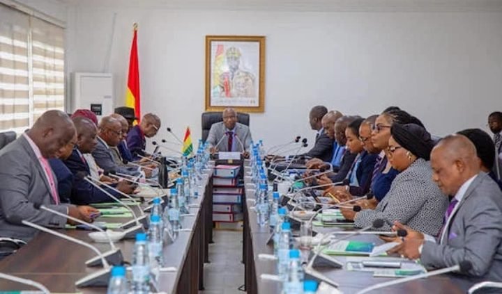 Guinée : Plus de 1 700 unités industrielles du secteur de l’eau fermées sur ordre du président Doumbouya 1 Guinée : Plus de 1 700 unités industrielles du secteur de l’eau fermées sur ordre du président Doumbouya