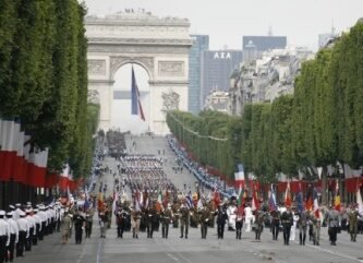 Défilé du 14 Juillet 2025 : entre traditions et nouveaux partenariats 1 Défilé du 14 Juillet 2025 : entre traditions et nouveaux partenariats